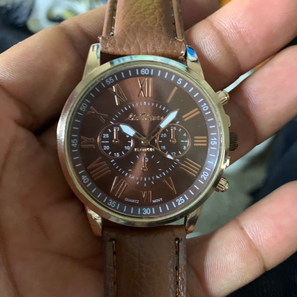 Lin Times woman’s luxurious Watch